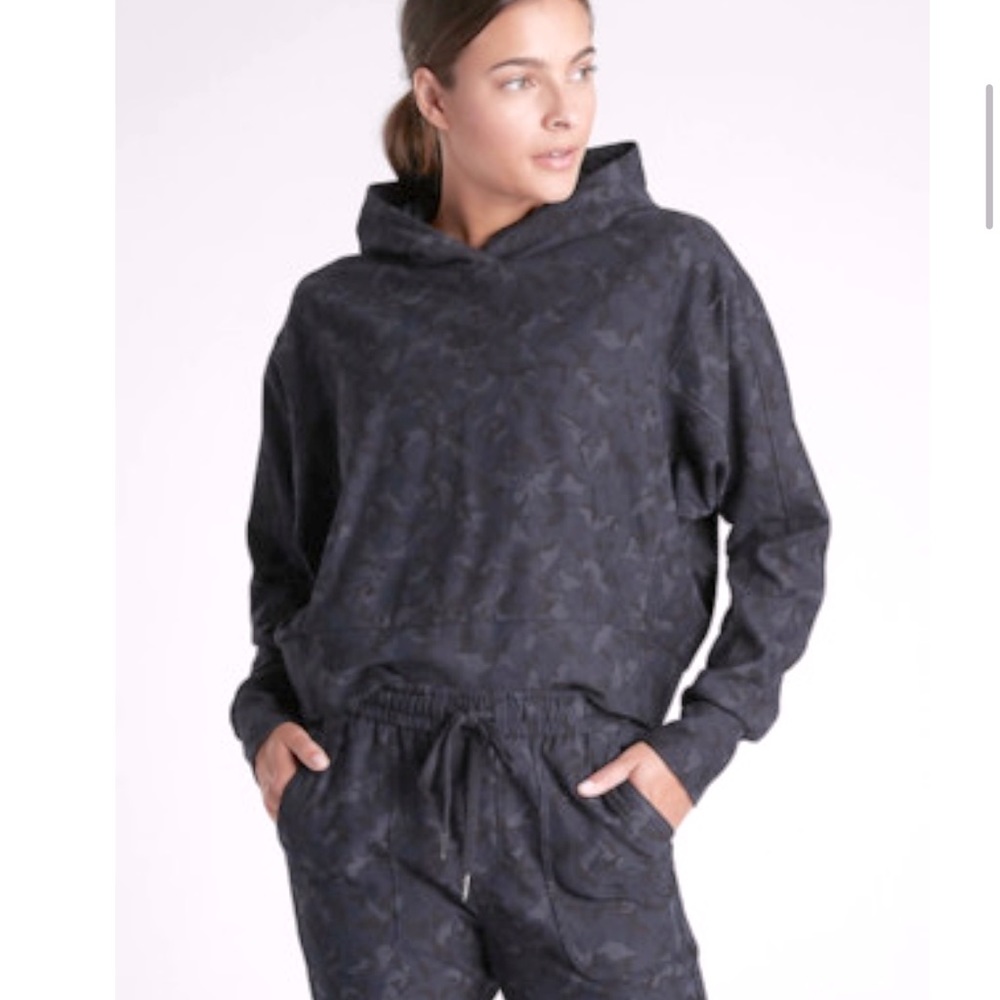 Athleta | Farallon Cropped Hoodie in Stratton Camo